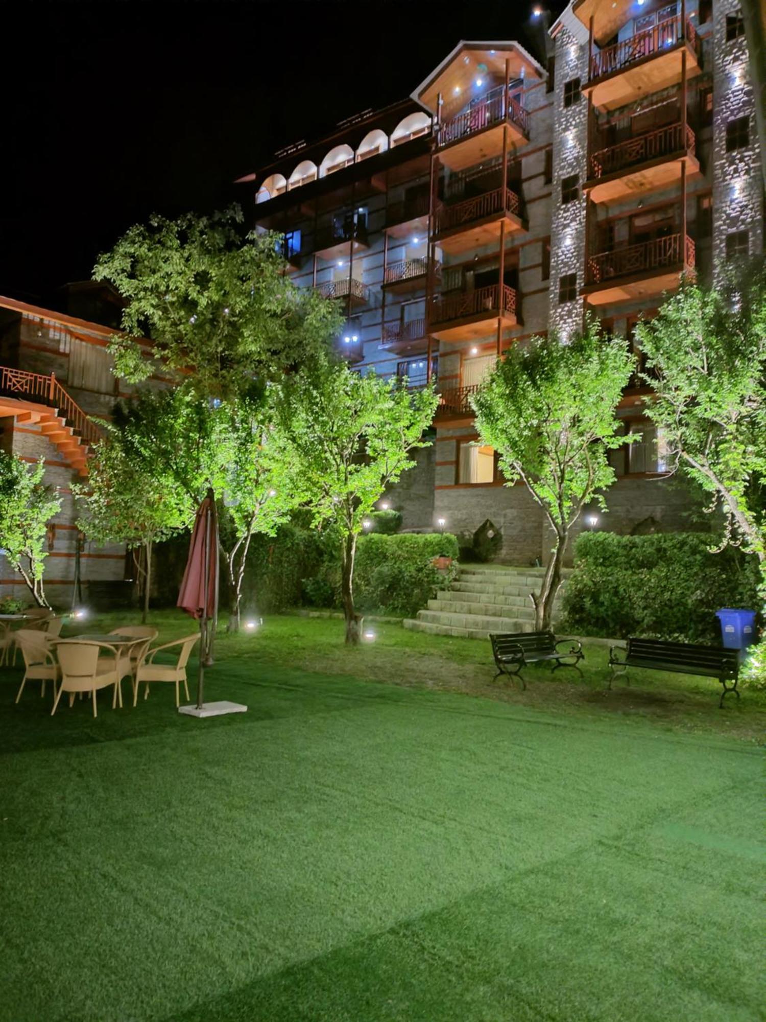 Regenta Inn By Riverside Manali Exterior photo