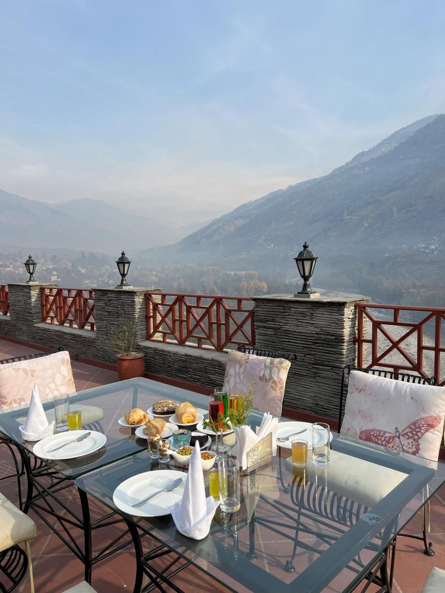Regenta Inn By Riverside Manali Exterior photo