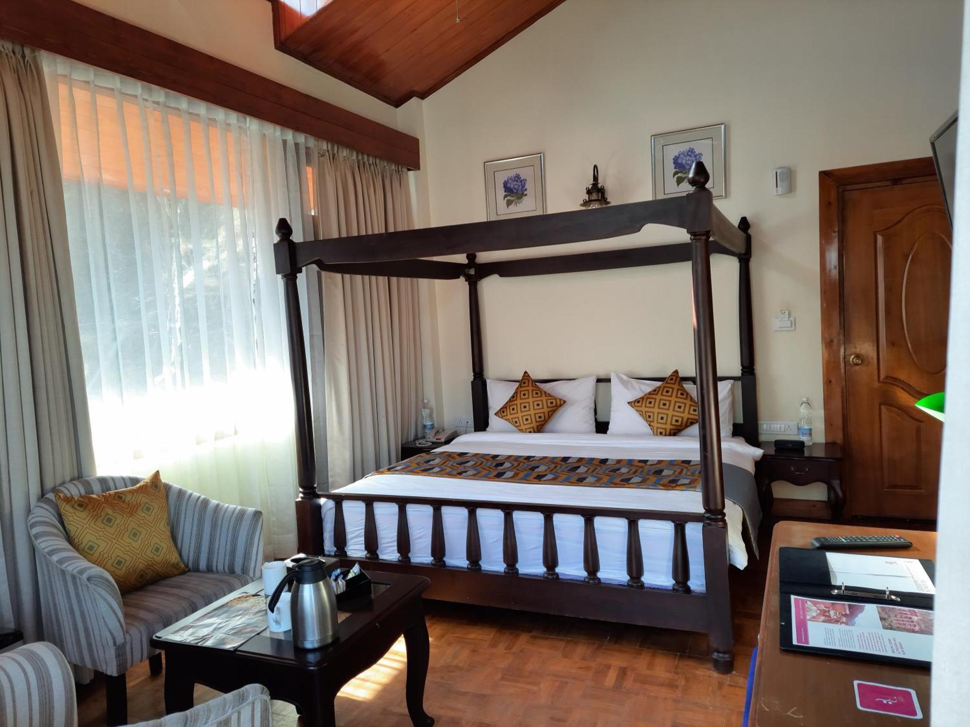 Regenta Inn By Riverside Manali Exterior photo