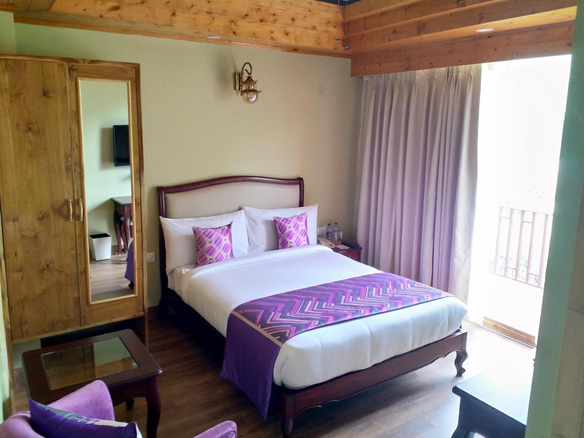 Regenta Inn By Riverside Manali Exterior photo