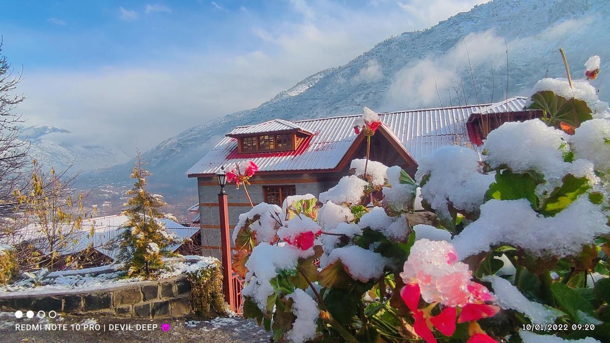 Regenta Inn By Riverside Manali Exterior photo